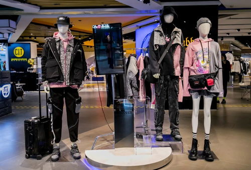 白云萬(wàn)達(dá)十周年慶典 餐飲滿100送100，精品服裝5折起，暢享時(shí)尚購(gòu)物盛宴